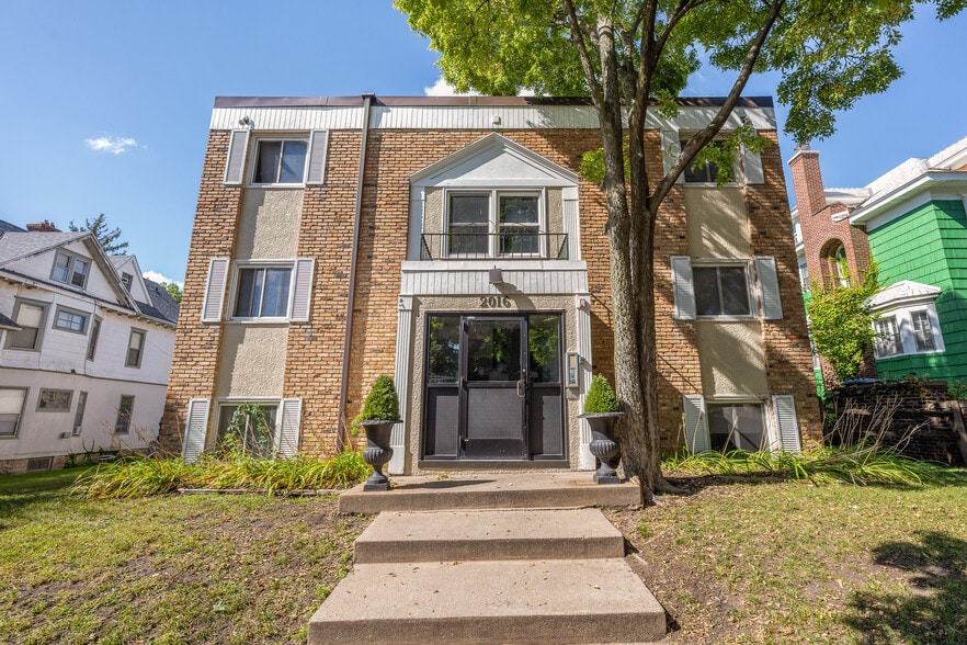 2016 Grand Ave S, Minneapolis, MN for sale - Building Photo - Image 2 of 9