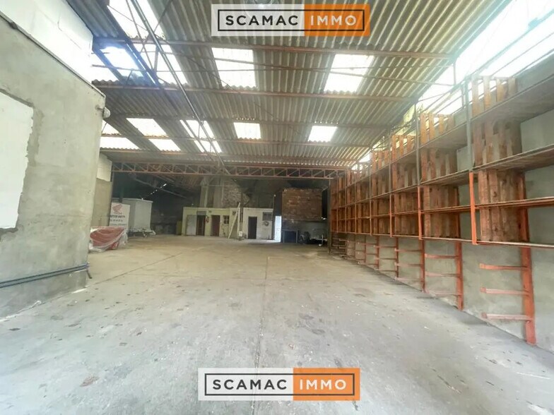 Flex in Lardy for sale - Building Photo - Image 3 of 5