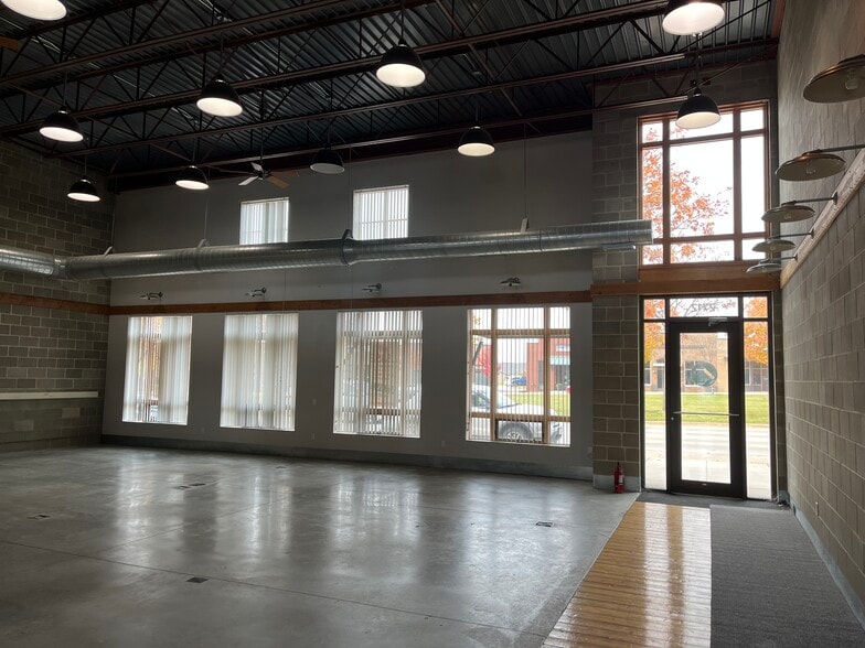 2712 Stange Rd, Ames, IA for sale - Building Photo - Image 3 of 24