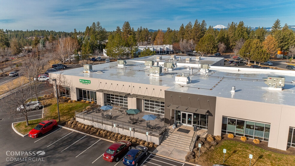 1001 SW Emkay Dr, Bend, OR for lease - Building Photo - Image 3 of 7