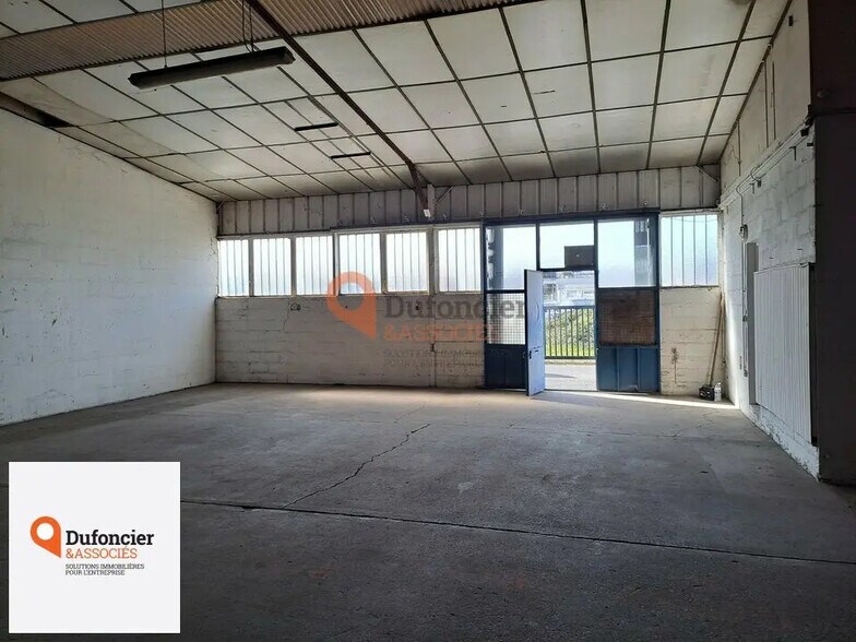 Office in Châtellerault for lease - Interior Photo - Image 3 of 6