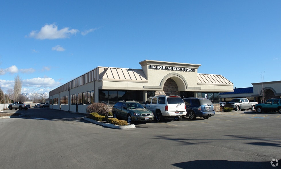 9436-9458 W Fairview Ave, Boise, ID for lease - Primary Photo - Image 1 of 3
