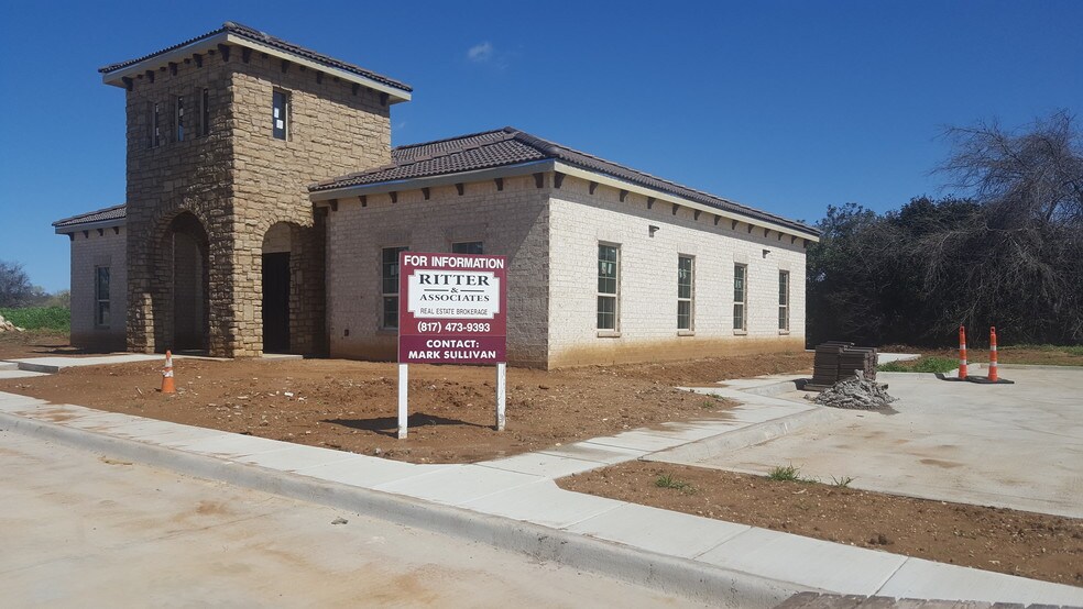 217 E Debbie Ln, Mansfield, TX 76063