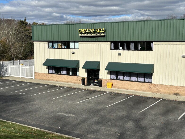 2985 Navajo Rd, Yorktown Heights, NY for lease - Building Photo - Image 1 of 16