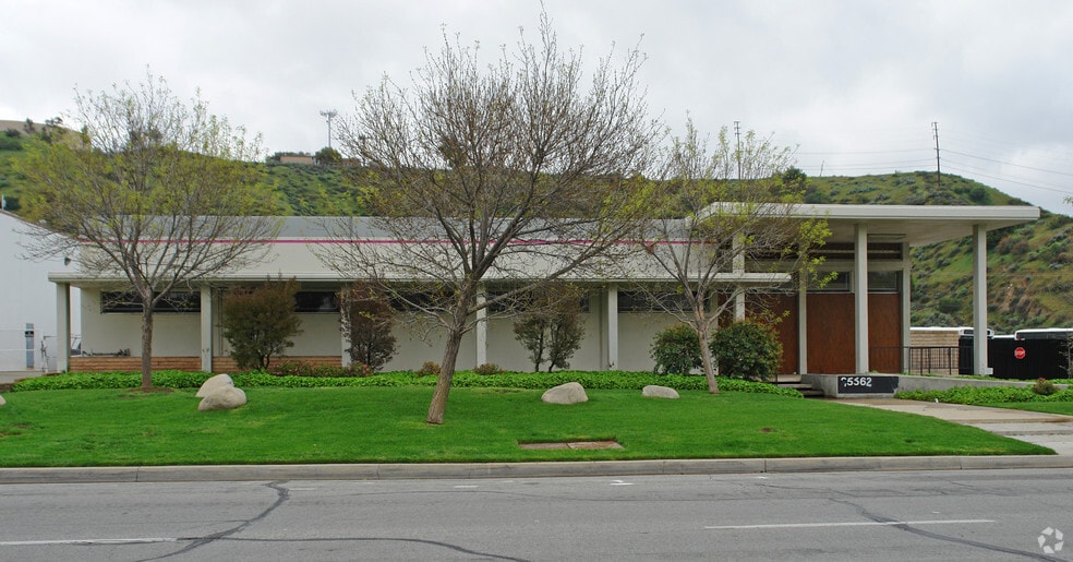 25562 Avenue Stanford, Valencia, CA for lease - Building Photo - Image 3 of 16