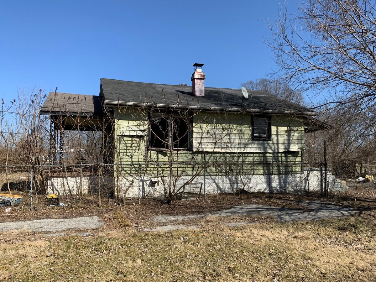 2820 Calvin Blvd, Cahokia, IL 62206