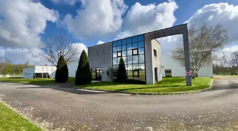 Flex in Miniac-Morvan for lease Building Photo- Image 1 of 12