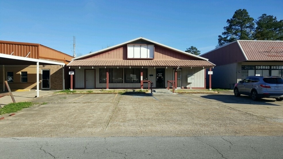 353 Moreau St, Marksville, LA for sale - Primary Photo - Image 1 of 19