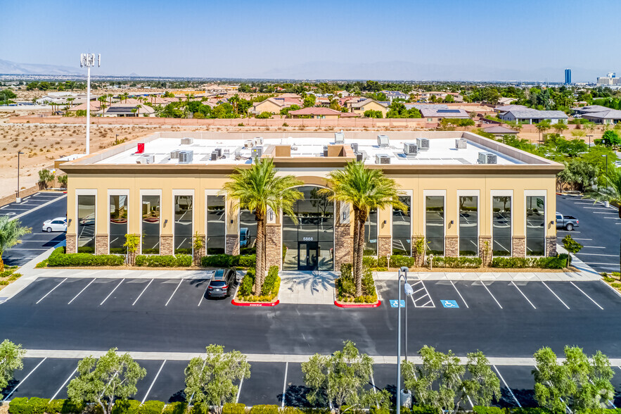 5888 W Sunset Rd, Las Vegas, NV for lease - Building Photo - Image 1 of 13