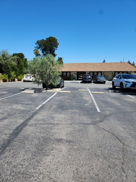 525 W Remington Dr, Sunnyvale, CA for lease - Building Photo - Image 2 of 7