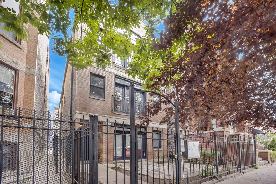 843 N Mozart St, Chicago, IL 60622