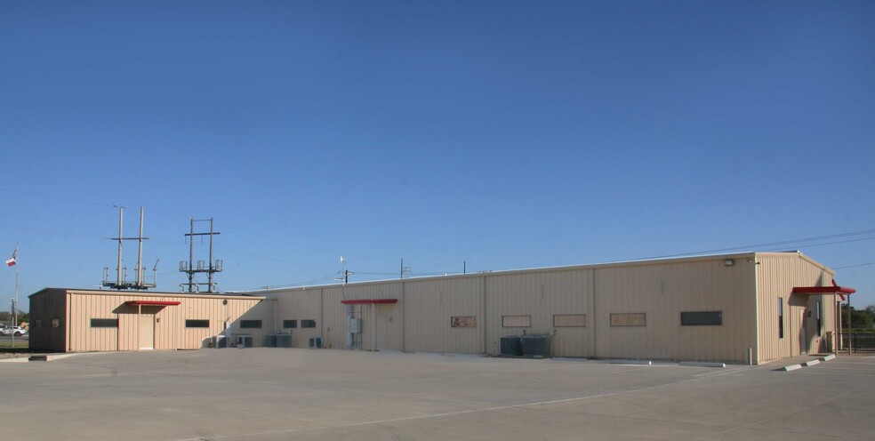 8326 W State Highway 21, Bryan, TX for lease - Building Photo - Image 3 of 4