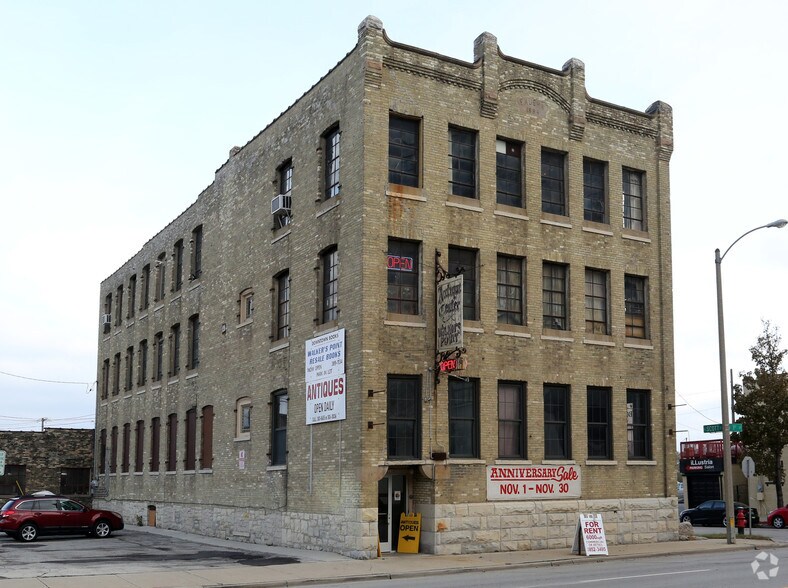 1134 S 1st St, Milwaukee, WI for sale - Primary Photo - Image 1 of 1