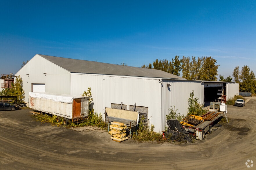 600 Rue Sicard, Mascouche, QC for sale - Building Photo - Image 3 of 5