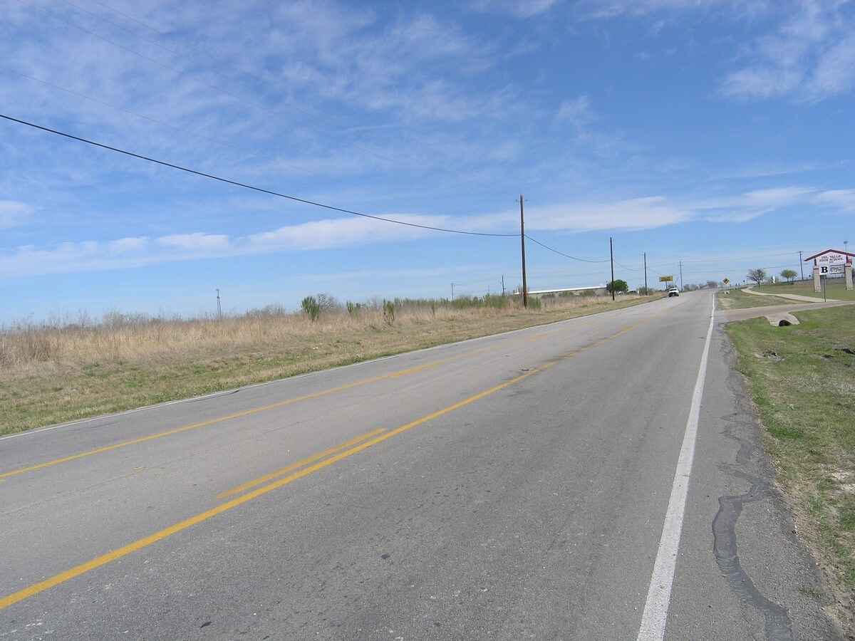 5000 Ross Rd, Del Valle, TX 78617