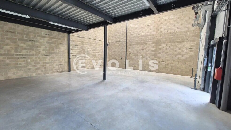 Flex in Bailly-Romainvilliers for lease - Interior Photo - Image 2 of 6