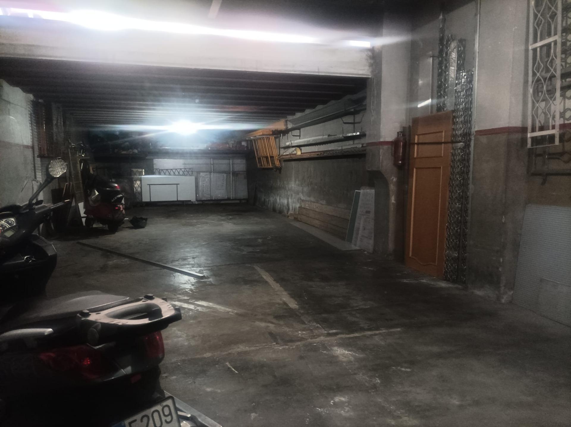 Retail in Santa Coloma de Gramenet, Barcelona for lease Interior Photo- Image 1 of 8