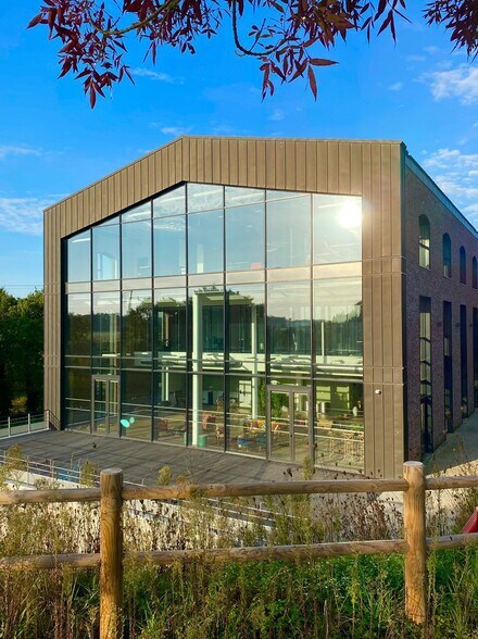 2 Rue Des Buttes, Cesson-Sévigné for lease - Building Photo - Image 2 of 7