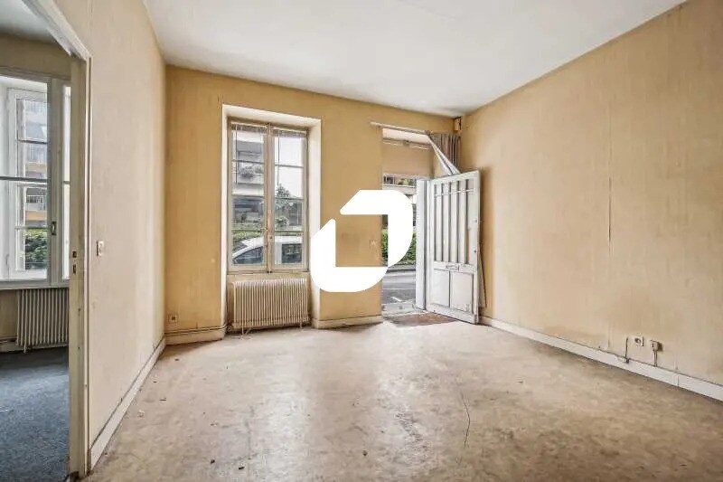 Office in Bordeaux for lease - Interior Photo - Image 2 of 4