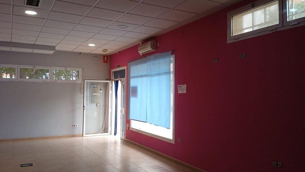 Retail in San Jorge for sale - Building Photo - Image 3 of 6