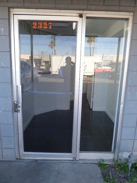 2319-2331 W Palm Ln, Phoenix, AZ for lease - Building Photo - Image 2 of 4