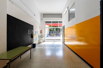 Retail in Barcelona, Barcelona for lease Interior Photo- Image 1 of 18