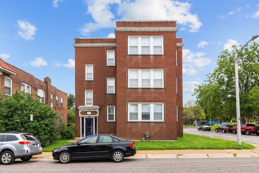 900 Eastgate Ave, University City, MO 63130 WashU Student Housing