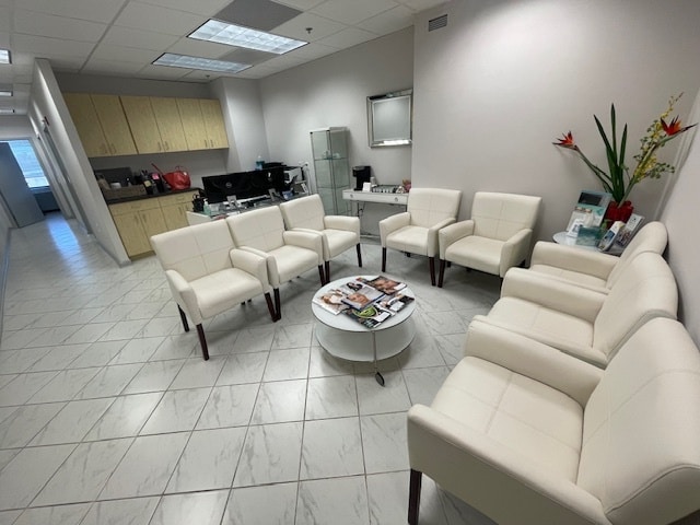 5530 Wisconsin Ave, Chevy Chase, MD for lease - Interior Photo - Image 1 of 24