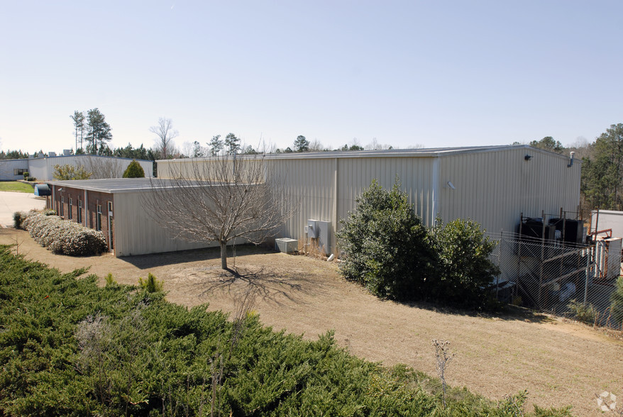 88 Hickory Springs Ind Dr, Canton, GA for lease - Building Photo - Image 3 of 4