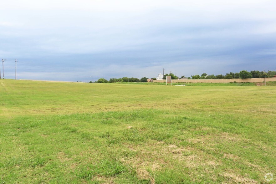 40 Dorman St, Roanoke, TX for sale - Building Photo - Image 1 of 1