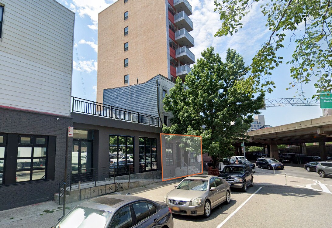 42 Jackson St, Brooklyn, NY 11211