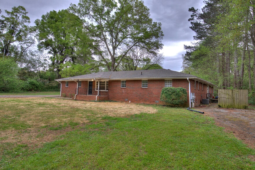 43 unit Residential Rental Portfolio portfolio of 8 properties for sale on LoopNet.com - Building Photo - Image 2 of 35