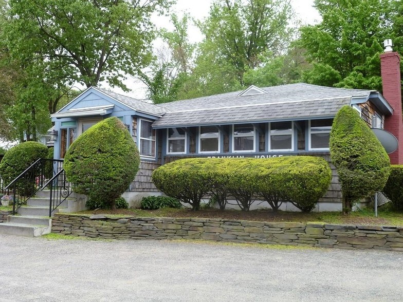 127 Congamond Rd, Southwick, MA for sale - Primary Photo - Image 1 of 1