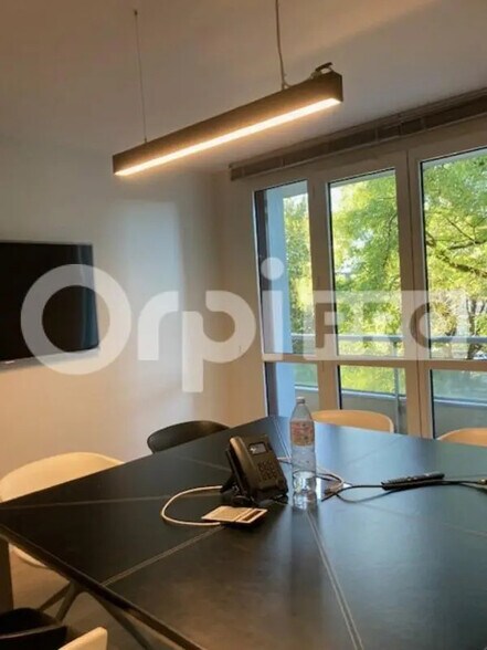 Office in Orléans for lease - Interior Photo - Image 2 of 8