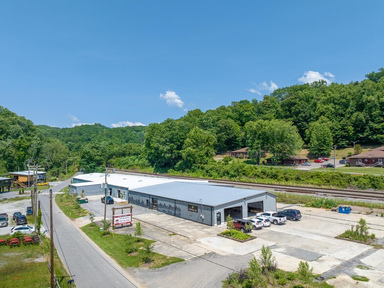 164 Commerce St, Old Fort, NC for sale - Building Photo - Image 1 of 1