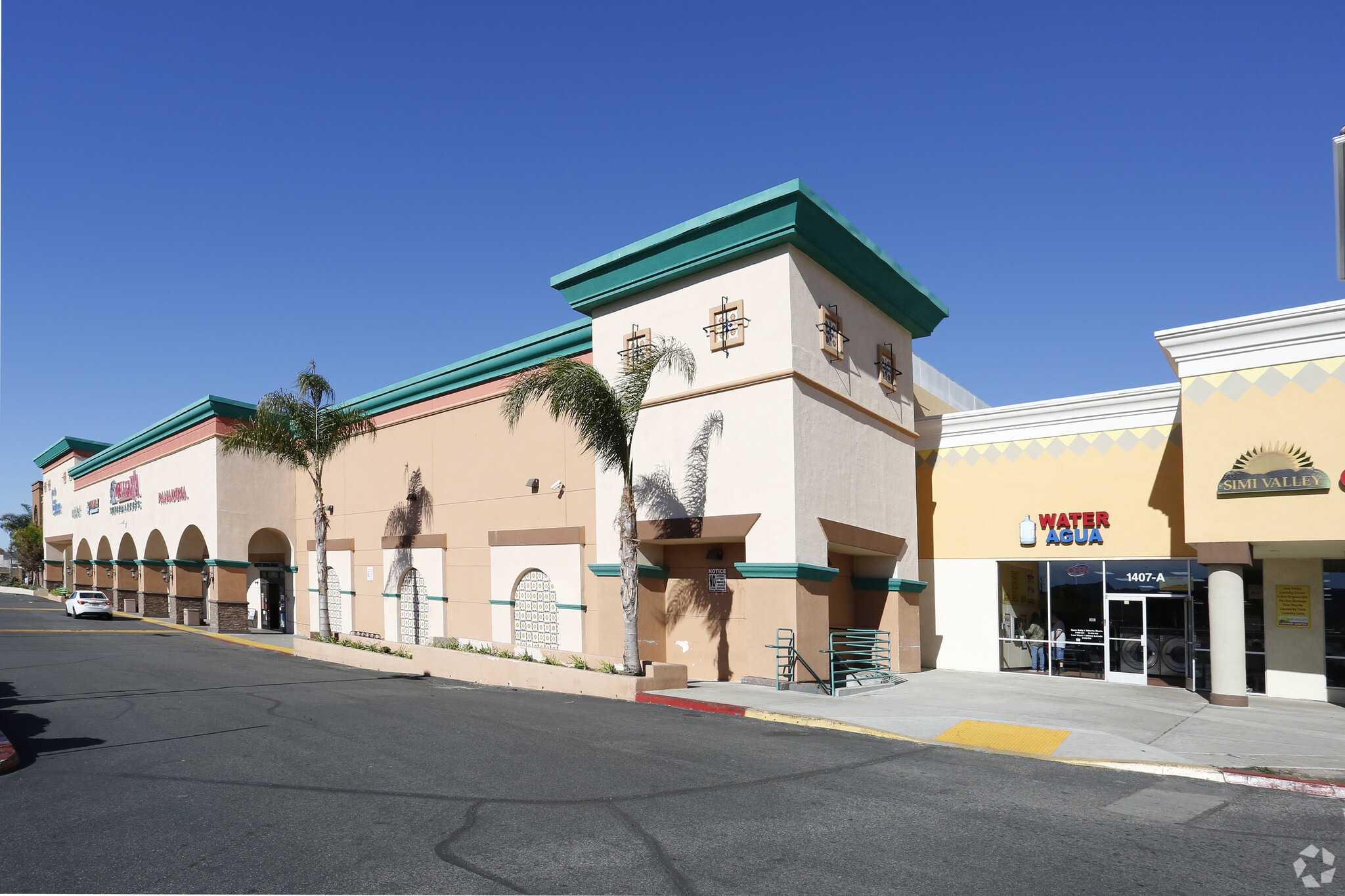 1357 E Los Angeles Ave, Simi Valley, CA for lease Primary Photo- Image 1 of 4