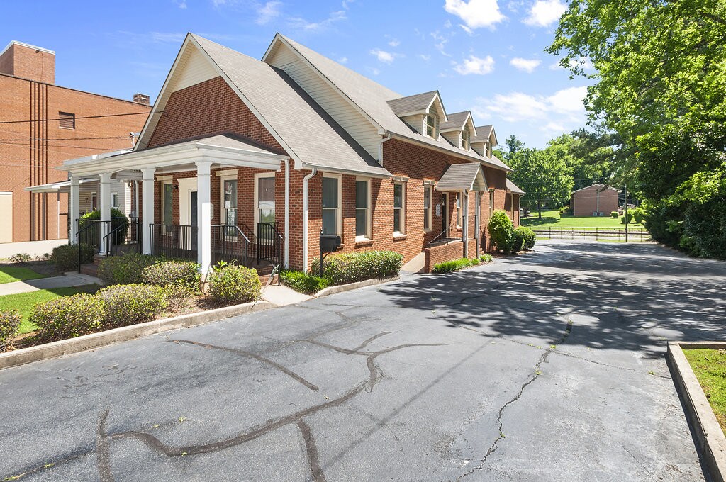 137 N Erwin St, Cartersville, GA for sale Other- Image 1 of 1