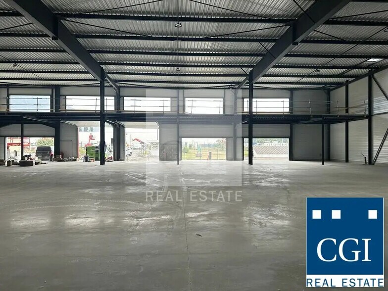 Flex in Fontanil-Cornillon for lease - Building Photo - Image 2 of 7