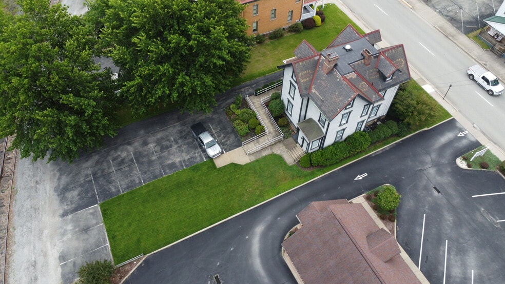 438 Depot St, Latrobe, PA for sale - Building Photo - Image 2 of 15