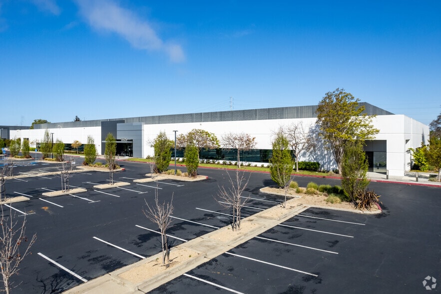 6505 Kaiser Dr, Fremont, CA 94555