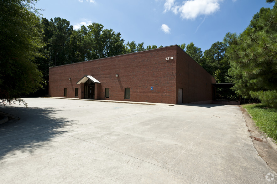 1310 Capital Cir, Lawrenceville, GA for lease - Primary Photo - Image 1 of 7