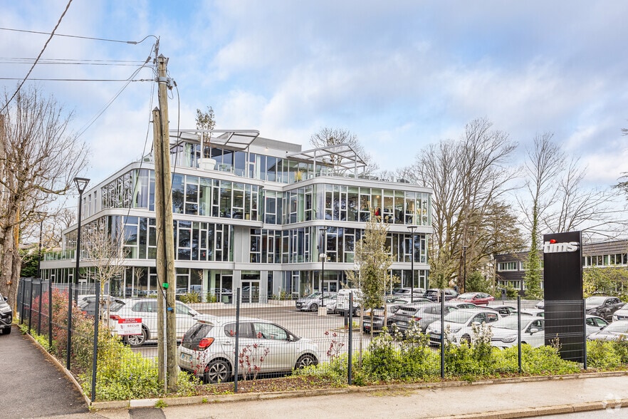 Office in Limonest for lease - Building Photo - Image 2 of 2