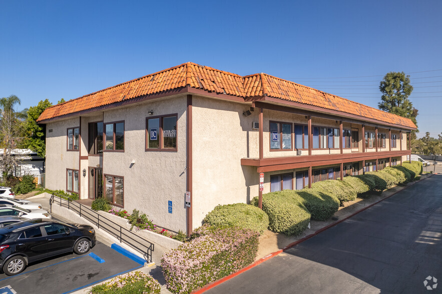 23361 El Toro Rd, Lake Forest, CA for lease - Primary Photo - Image 1 of 14