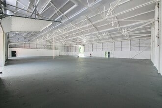 Burnetts Ln, Southampton for lease Interior Photo- Image 2 of 10