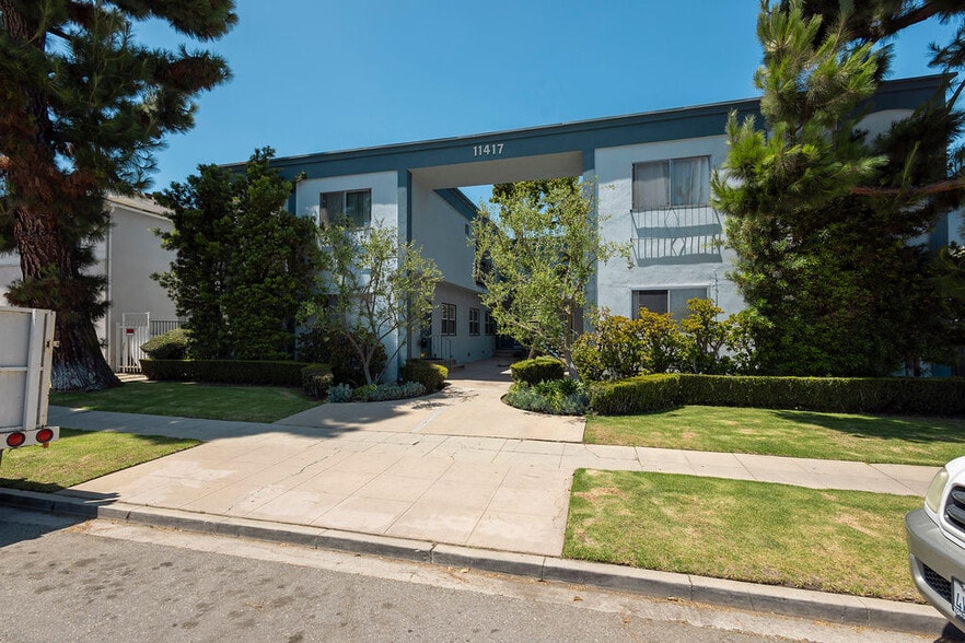 11417 Washington Pl, Los Angeles, CA for sale - Building Photo - Image 1 of 26