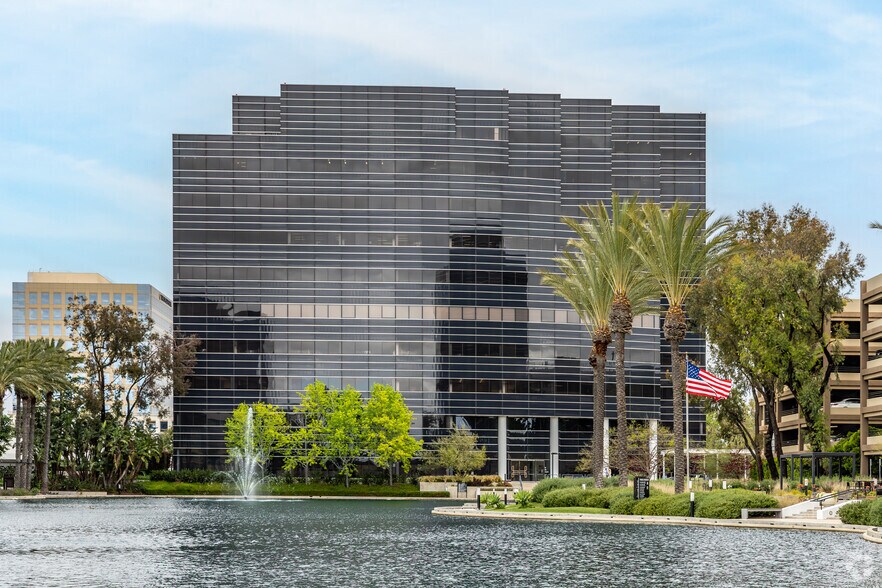 3 Hutton Centre Dr, Santa Ana, CA for lease - Building Photo - Image 1 of 10