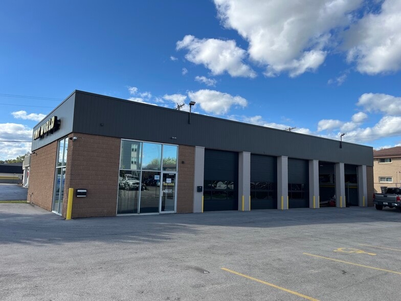 N88 W15176 Main St, Menomonee Falls, WI for sale - Building Photo - Image 2 of 6