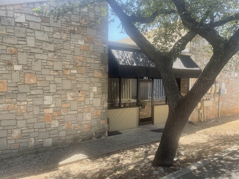 10924 Vance Jackson Rd, San Antonio, TX for lease - Building Photo - Image 3 of 24