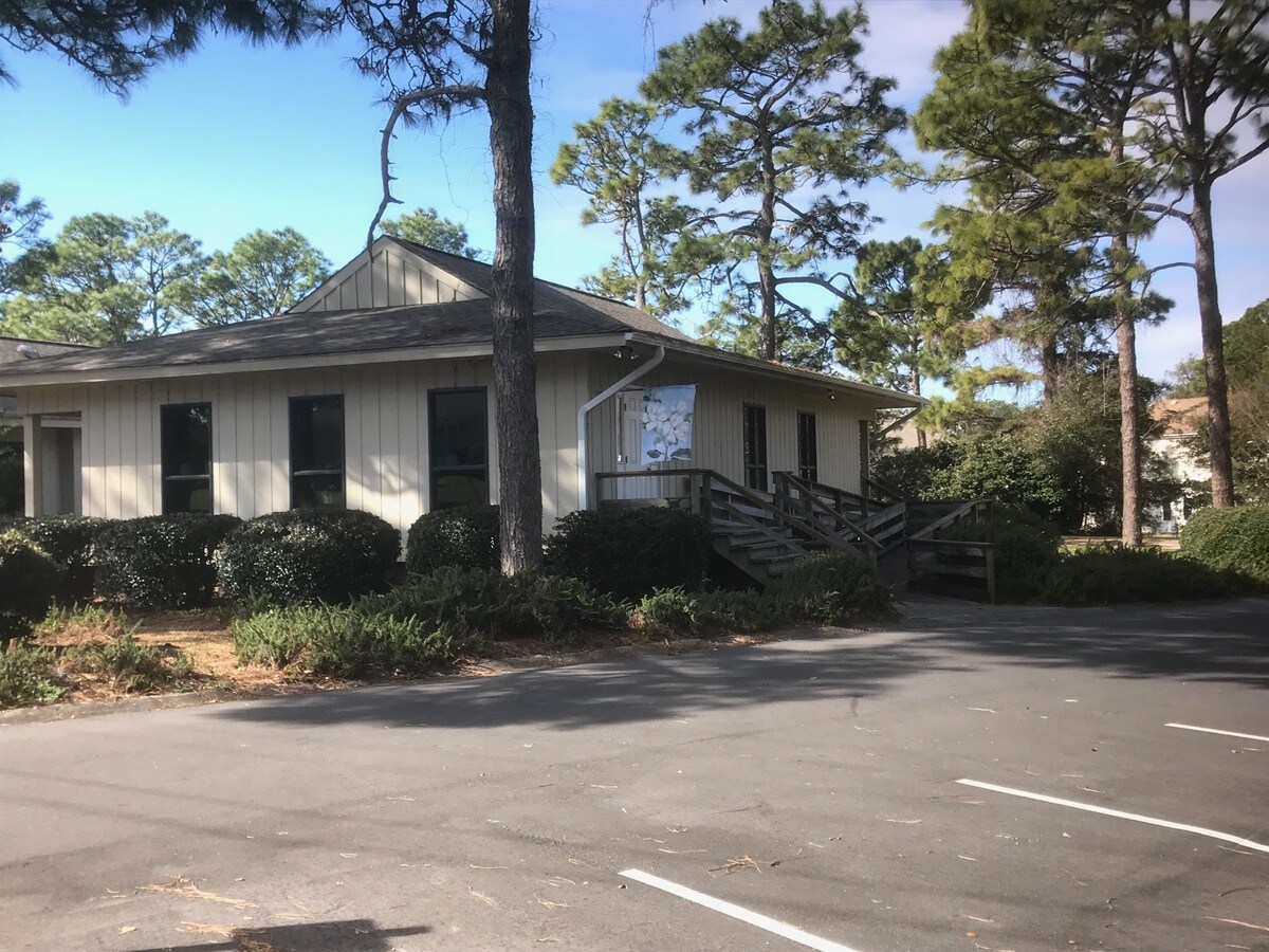 1611 Doctors Cir, Wilmington, NC 28401