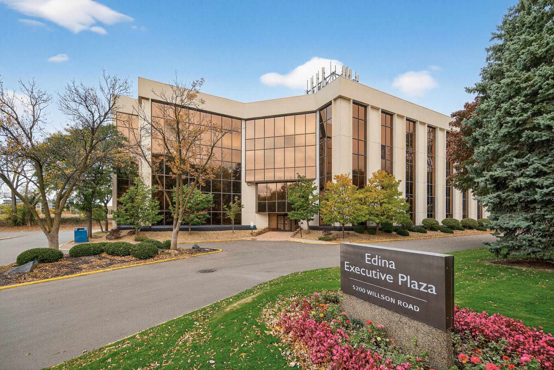 5200 Willson Rd, Edina, MN for lease Building Photo- Image 1 of 18
